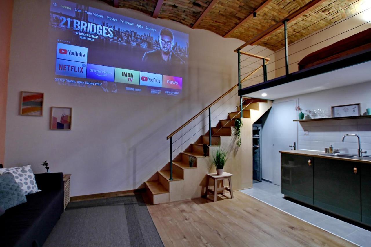 Lovely&Modern Downtown Apartment With Free Parking Boedapest Buitenkant foto